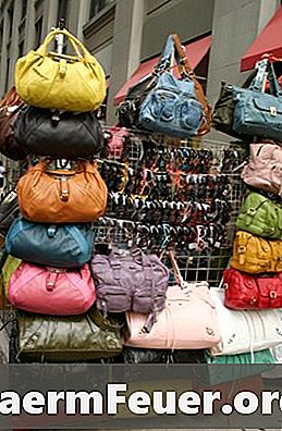 Hur man identifierar en falsk chanel handväska