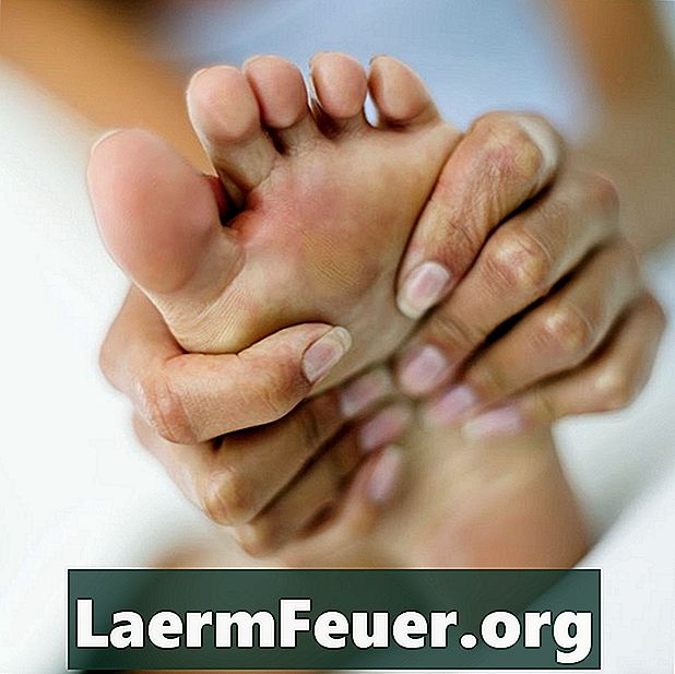 Come immobilizzare le dita dei piedi feriti