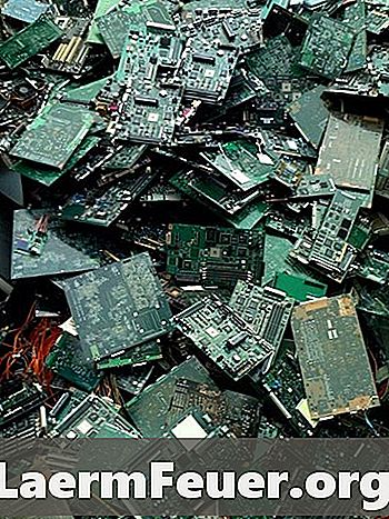 Hoe een e-afvalrecyclingbedrijf te starten