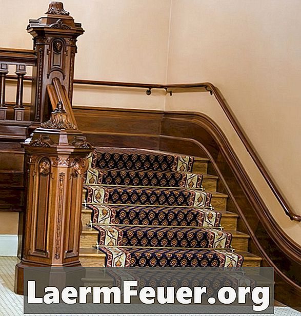 Ako nainštalovať koberec na drevené schody