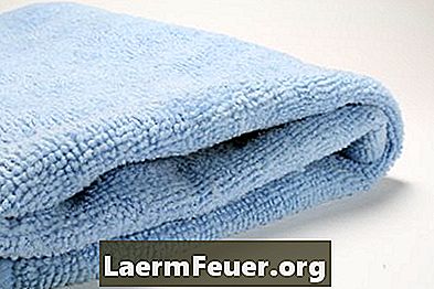 Bagaimana untuk mencuci atau membersihkan kain microfiber?