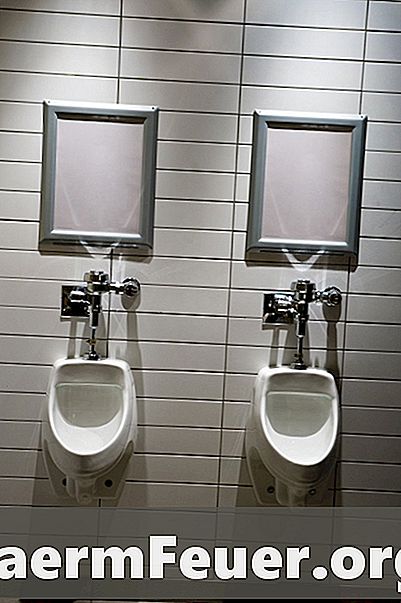 Cómo limpiar un urinario