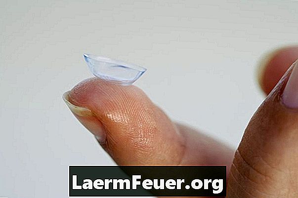 Sådan rengøres en meget beskidt kontaktlins