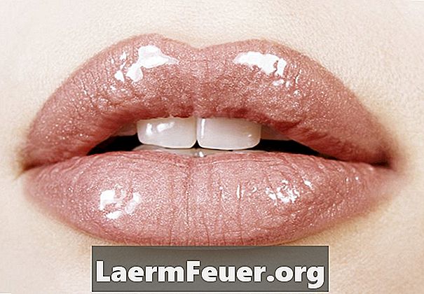 Comment se débarrasser des lèvres douloureuses et gercées