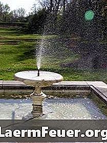 屋外の噴水で水をきれいに保つ方法