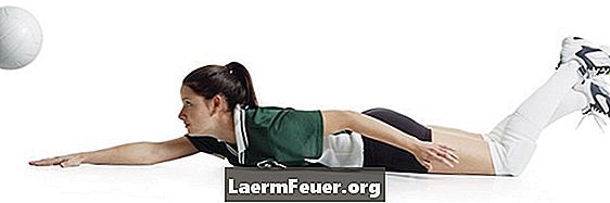 كيفية الحفاظ على منصات الركبة في مكانها أثناء لعب الكرة الطائرة