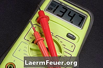 Como medir voltagem, corrente e resistência com um medidor