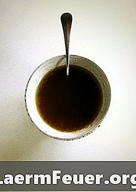 油と酢を混ぜる方法