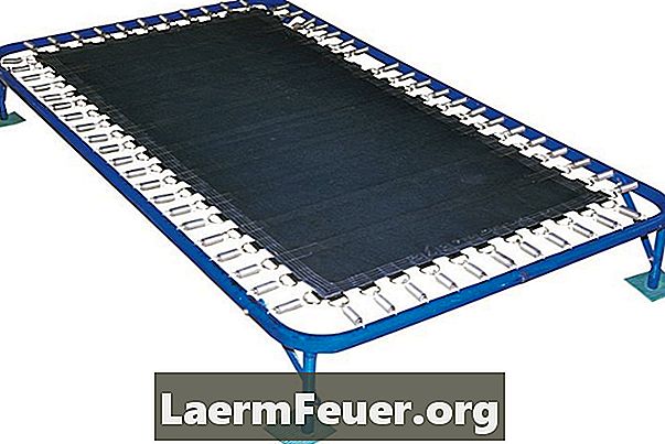 Hvordan montere en firkantet trampolin