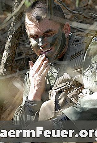 Como pintar camuflagem militar no rosto