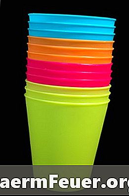 Kako barvati plastične skodelice