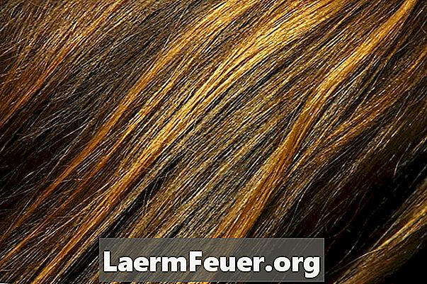 Hvordan male håret ditt med aluminiumfolie