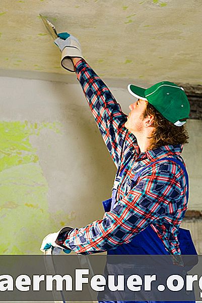 Comment préparer le mortier de plâtre au plafond