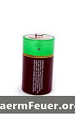 Hur rengör jag ett läckt alkaliskt batteri?