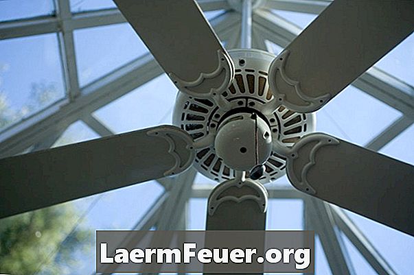 Hoe lawaai van een plafondventilator te verminderen