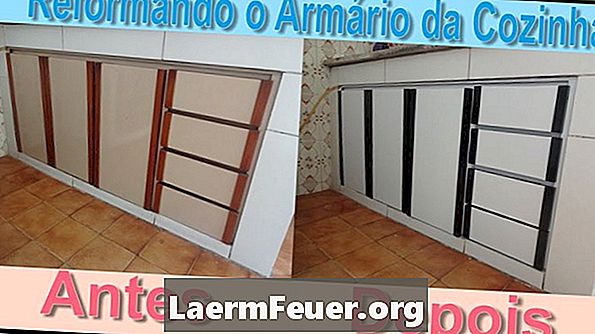 Comment réformer les portes d'armoire Formica