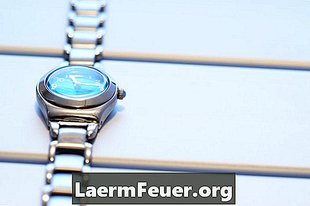 So entfernen Sie Feuchtigkeit von einer Armbanduhr
