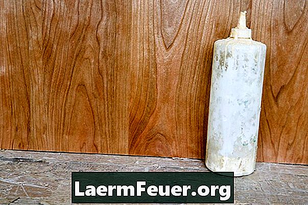 Hogyan távolítsuk el a felesleges ragasztót a ragasztott faanyagokból