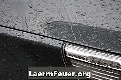 Como remover manchas de água em um carro