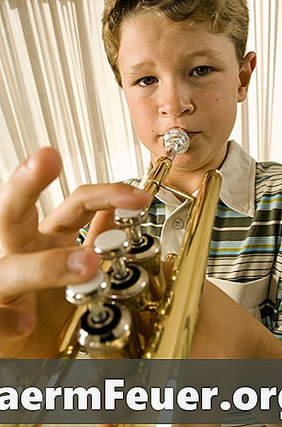Cum să scoateți piesa bucală din trompetă