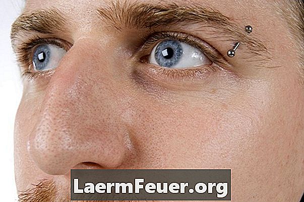 Sådan fjerner du en øjenbryn piercing