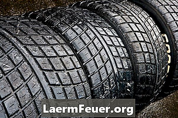 자동차 타이어는 몇 킬로미터 나 계속됩니까?