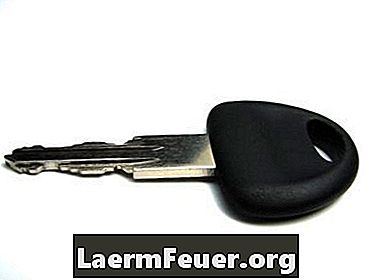 Kako ponastaviti alarm za avto ključ