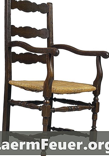 Как восстановить соломенную сетку со старого кресла с выдвижной спинкой