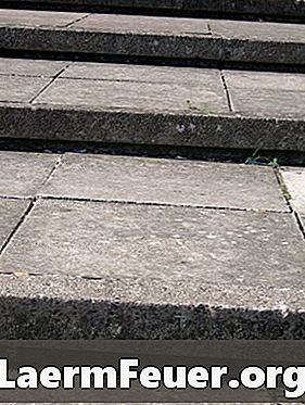 Enostavni načini za prekinitev betonske plošče s kladivom