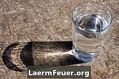 Jak odstranit plastovou chuť z vodovodu