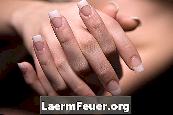 Cómo deshacerse de las pieles sueltas incómodas y dolorosas en los dedos