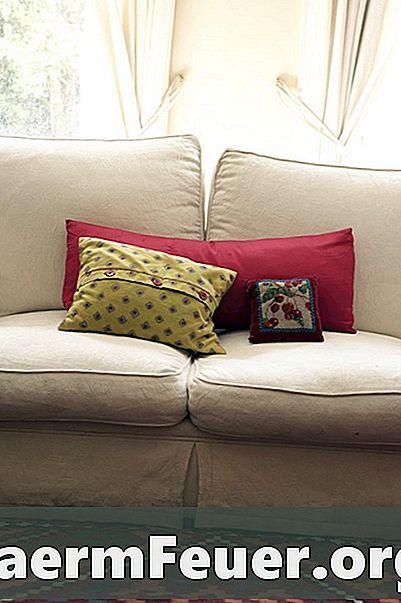 Como substituir enchimento de espuma em almofadas de sofá