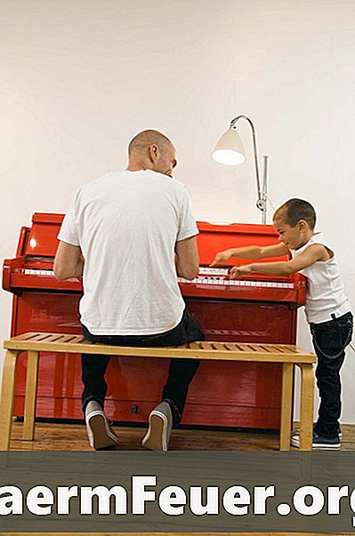 איך לנגן בפסנתר בלי לקרוא את הציונים