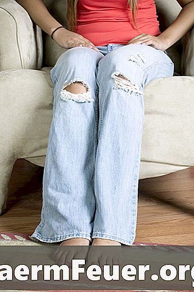 Como transformar uma calça jeans em uma saia de babado