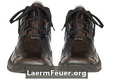 كيفية حك الجوارب الجورب باستخدام حجم الحذاء