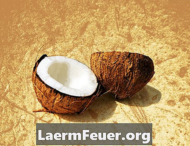 Kā izmantot kokosriekstu eļļu kā matu kondicionieri