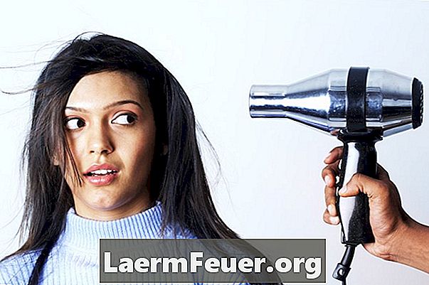 Como usar o secador de cabelo para alivar dor de ouvido