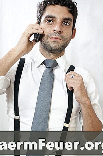 Hvordan bruke Suspenders med en smoking