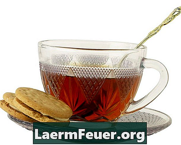 एक चाय Infuser का उपयोग कैसे करें