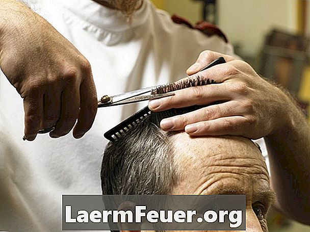 Como usar uma tesoura dentada ao cortar cabelo masculino