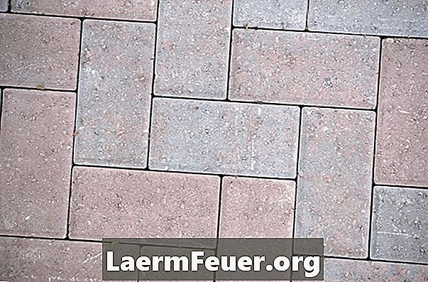 Cómo utilizar barniz acrílico en pavimento de cemento