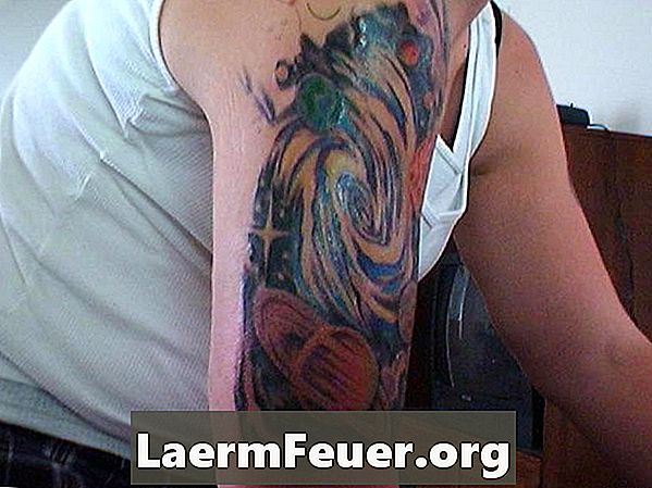 Dbaj o blizny po zrobieniu tatuażu na pół rękawa