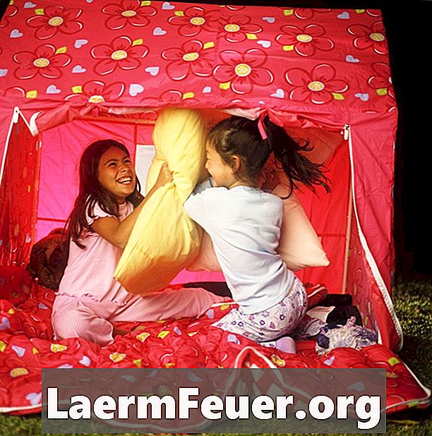 Decoração de festas com o tema "acampamento" para meninas