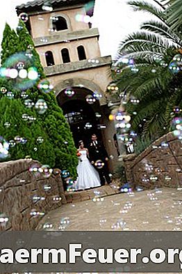Зроби собі мильні бульбашки на весіллі