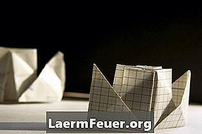 Instruksjoner for å lage en origami hjerte ring