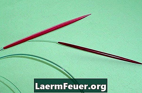 Anvisningar för stickning av en halsduk med cirkulära nålar