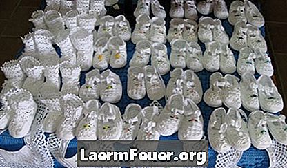 Eenvoudige instructies voor het maken van gehaakte schoenen voor baby's