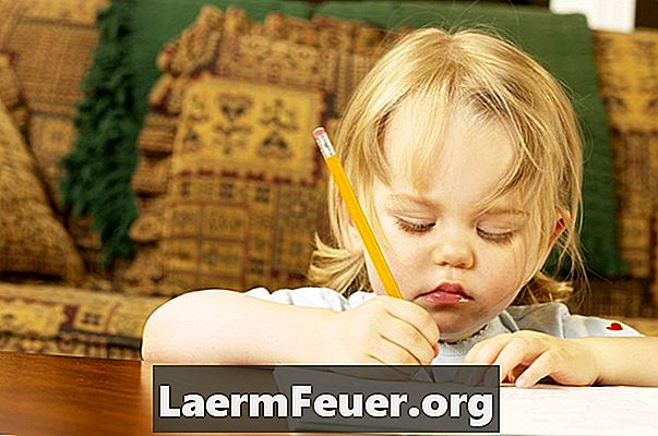 Egy gyermek tanítása az ábécé azonosítására