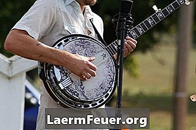 Slik setter du en 4-strengs banjo