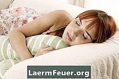 Le migliori posizioni per dormire per chi soffre di gocciolamento post nasale